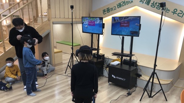 고삼초등학교에서 VR체험존을 통한 VR생존수영 교육 진행